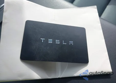 2025 Tesla Model Y Long Range Dual Motor All-Wheel Drive from USA, damaged, VIN 7SAYGDEE6SF300238